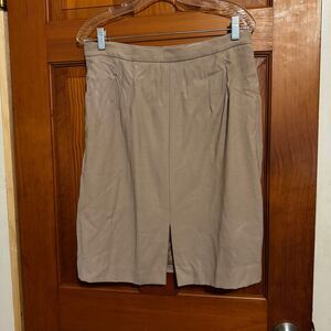 Valerie Stevens Beige Skirt, Size 14 [Clothing 354]